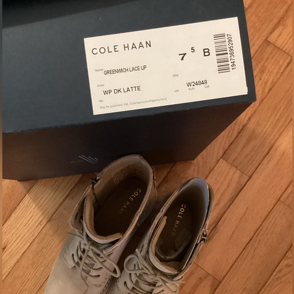 NWT COLE HAAN WATERPROOF SUEDE BOOTIE - Picture 10 of 16